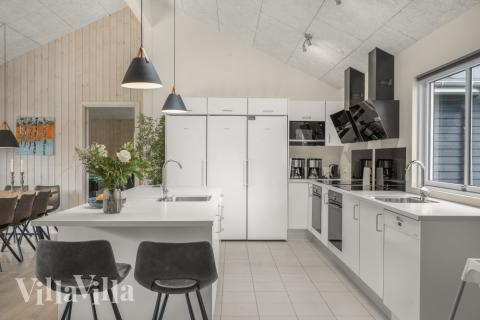 Kjøkkenet i luksushus nr. 440 er godt innrettet.