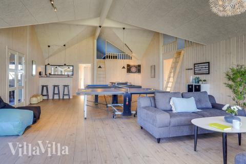 Luksushus nr. 428 til 30 personer tilbyr et stort aktivitetsrom med bl.a. biljard og dart