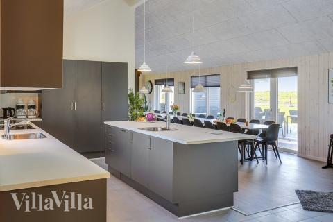 Kjøkkenet i luksushus nr. 428 er godt innrettet.