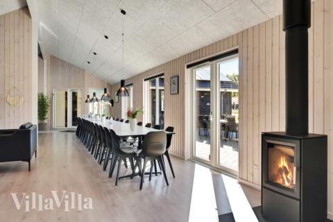 Oppholdsrom med plass til 30 i luksushus nr. 436.