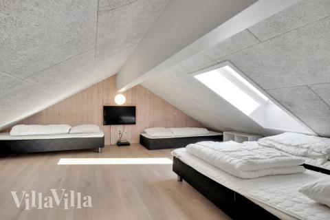 Noen av de 30 soveplassene i luksushus nr. 436 finnes på hems