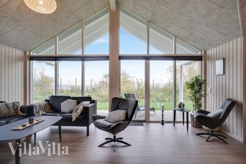 Oppholdsrom med plass til 10 i luksushus nr. 725.