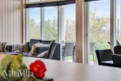 Kjøkkenet i luksushus nr. 725 i Tyskland er godt innrettet.