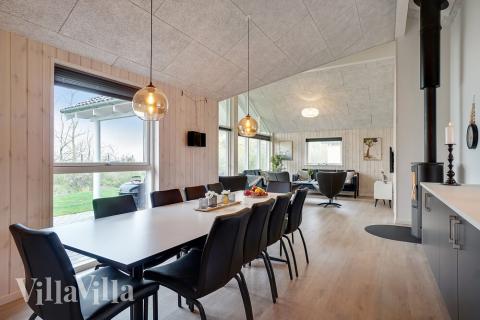 Oppholdsrom med plass til 10 i luksushus nr. 724.