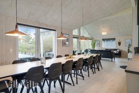 Oppholdsrom med plass til 18 i luksushus nr. 721.