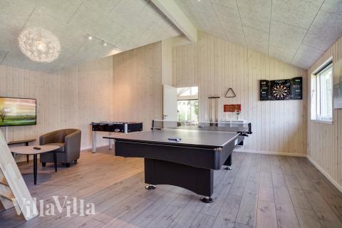 Luksushus nr. 720 til 18 personer tilbyr et stort aktivitetsrom med bl.a. biljard og dart