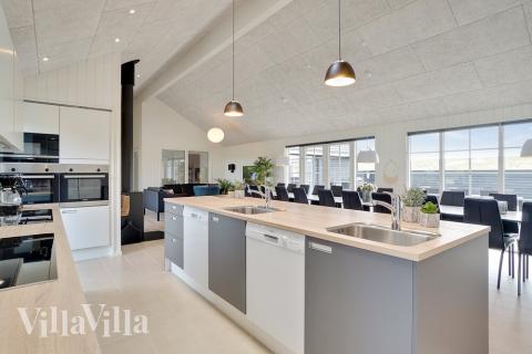 Kjøkkenet i luksushus nr. 442 i Østjylland er godt innrettet.