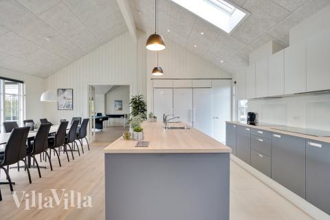 På luksushusets kjøkken finner dere alt dere trenger for å lage mat til 26 personer.