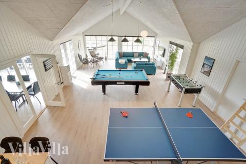Luksushus nr. 442 til 26 personer tilbyr et stort aktivitetsrom med bl.a. biljard og dart