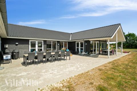 Stor terrasse i luksushus nr. 448 i Østjylland.