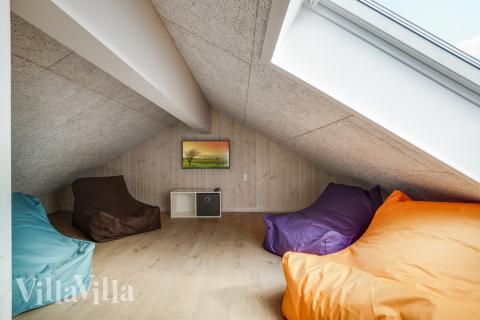 Noen av de 26 soveplassene i luksushus nr. 441 finnes på hems