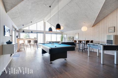 Luksushus nr. 446 til 30 personer tilbyr et stort aktivitetsrom med bl.a. biljard og dart