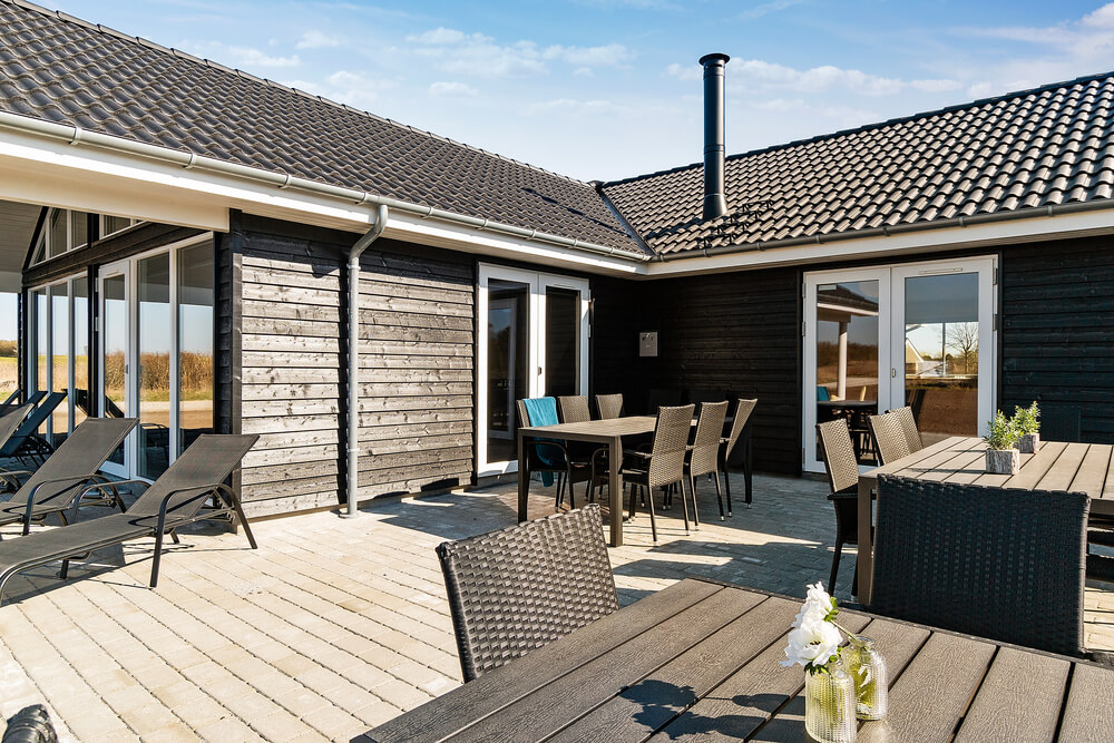 Stor terrasse i luksushus nr. 446 i Østjylland.