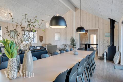 Oppholdsrom med plass til 30 i luksushus nr. 450.