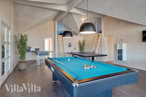 Luksushus nr. 450 til 30 personer tilbyr et stort aktivitetsrom med bl.a. biljard og dart