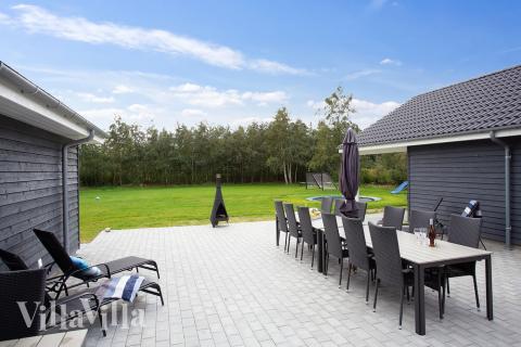 Luksushus nr. 432 har en deilig terrasse med gode hagemøbler til 20 personer.