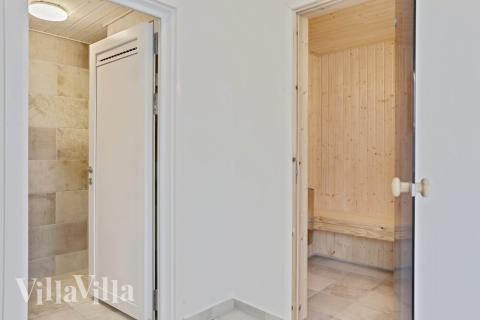 Nyt varmen i badstuen i luksushus nr. 432 til 20 personer