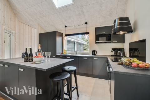 Kjøkkenet i luksushus nr. 434 er godt innrettet.