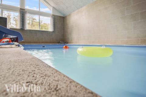 Det flotte bassenget i luksushus nr. 434 til 20 personer