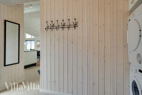 Det romslige inngangspartiet til luksushus nr. 437 i Fyn og øyer