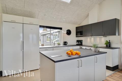 Kjøkkenet i luksushus nr. 437 er godt innrettet.