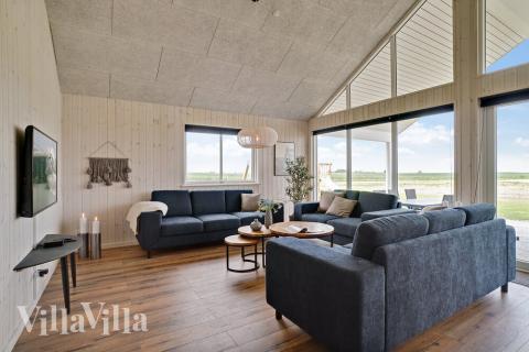 Oppholdsrom med plass til 18 i luksushus nr. 437.