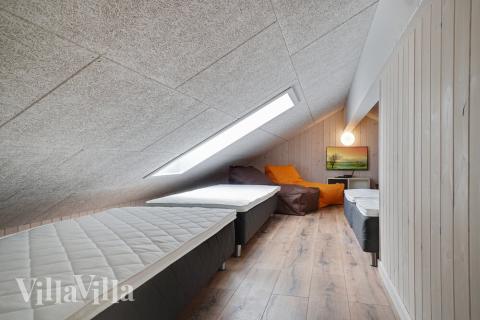 Noen av de 18 soveplassene i luksushus nr. 437 finnes på hems