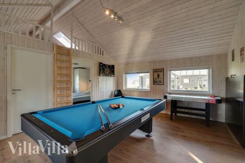 Luksushus nr. 443 til 10 personer tilbyr et stort aktivitetsrom med bl.a. biljard og dart