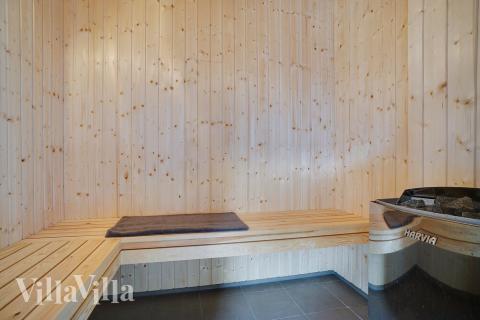 Nyt varmen i badstuen i luksushus nr. 453 til 20 personer