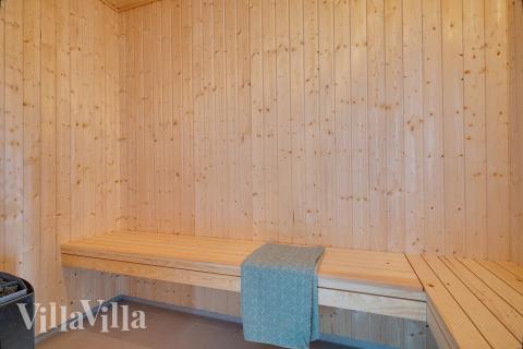 Nyt varmen i badstuen i luksushus nr. 454 til 30 personer