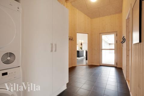 Det romslige inngangspartiet til luksushus nr. 454 i Vestjylland