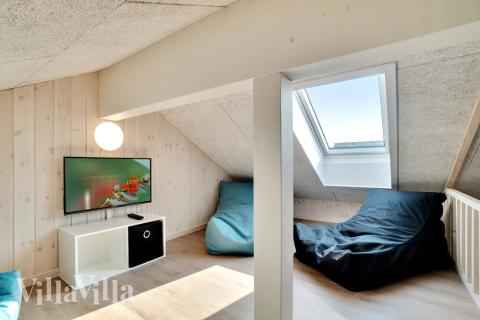 Noen av de 20 soveplassene i luksushus nr. 455 finnes på hems