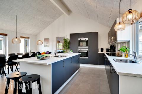 Kjøkkenet i luksushus nr. 455 er fullt utstyrt så dere lett kan lage mat til 20 personer.