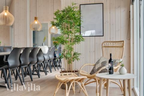 Oppholdsrom med plass til 20 i luksushus nr. 456.