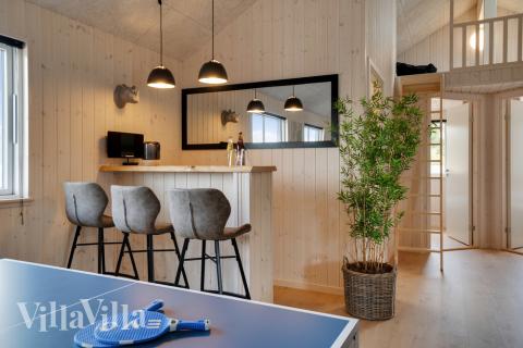 De lekre feriehusene tilbyr blant annet egen bar, som denne i luksushus nr. 457 i Vestjylland
