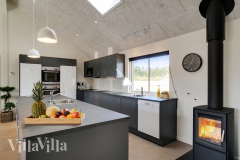 Kjøkkenet i luksushus nr. 457 er fullt utstyrt så dere lett kan lage mat til 20 personer.