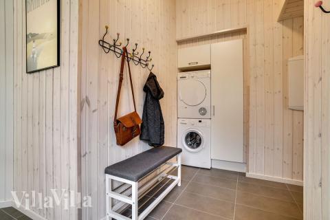 Det romslige inngangspartiet til luksushus nr. 458 i Vestjylland