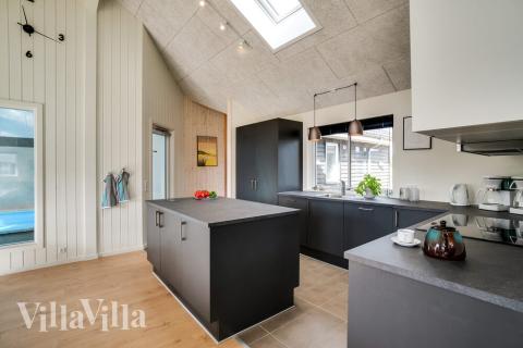 Kjøkkenet i luksushus nr. 458 er godt innrettet.