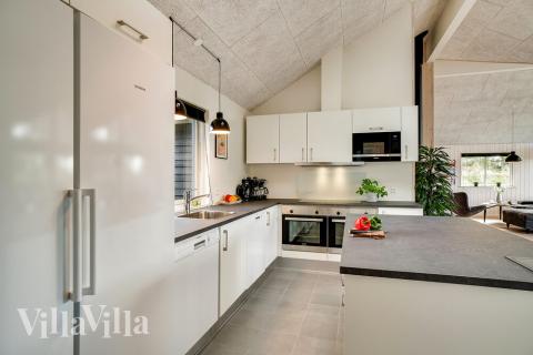 Kjøkkenet i luksushus nr. 473 er godt innrettet.