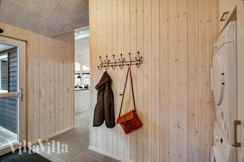 Det romslige inngangspartiet til luksushus nr. 473 i Vestjylland