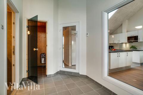 Ta en dukkert i bassenget i luksushus nr. 473 i Vestjylland.