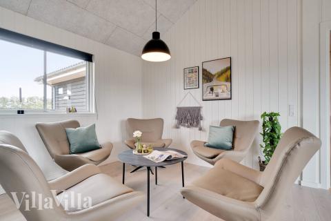 Oppholdsrom med plass til 30 i luksushus nr. 467.