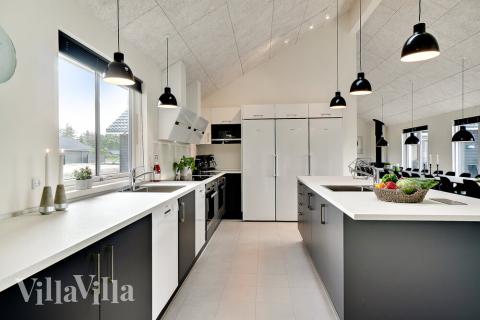 Kjøkkenet i luksushus nr. 467 er fullt utstyrt så dere lett kan lage mat til 30 personer.