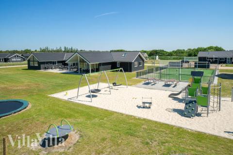 Luksushus nr. 467 har en deilig terrasse med gode hagemøbler til 30 personer.