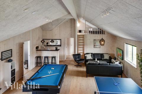 I tillegg til alle aktivitetsmulighetene i husets bassengavdeling, kan du også spille biljard, bordtennis og dart i luksushus nr. 461