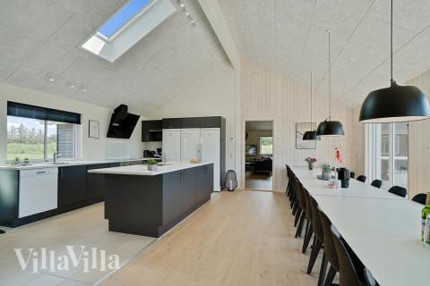 Kjøkkenet i luksushus nr. 461 er fullt utstyrt så dere lett kan lage mat til 24 personer.