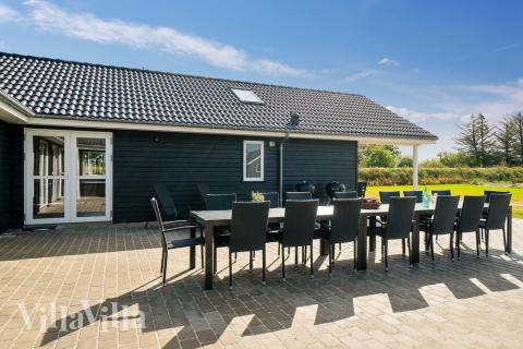 Luksushus nr. 461 har en deilig terrasse med gode hagemøbler til 24 personer.