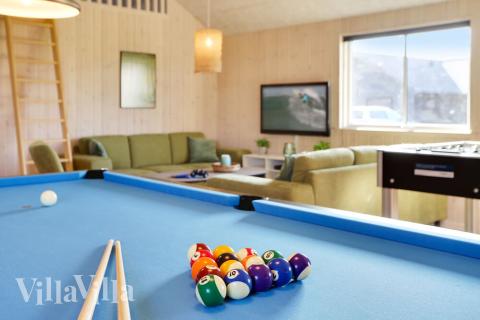 Luksushus nr. 447 til 24 personer tilbyr et stort aktivitetsrom med bl.a. biljard og dart