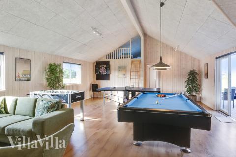 Aktivitetsrom i luksushus nr. 447 med 9 soverom og plass til 24 personer.