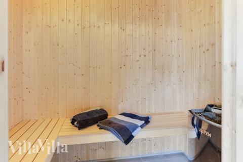 Nyt varmen i badstuen i luksushus nr. 447 til 24 personer